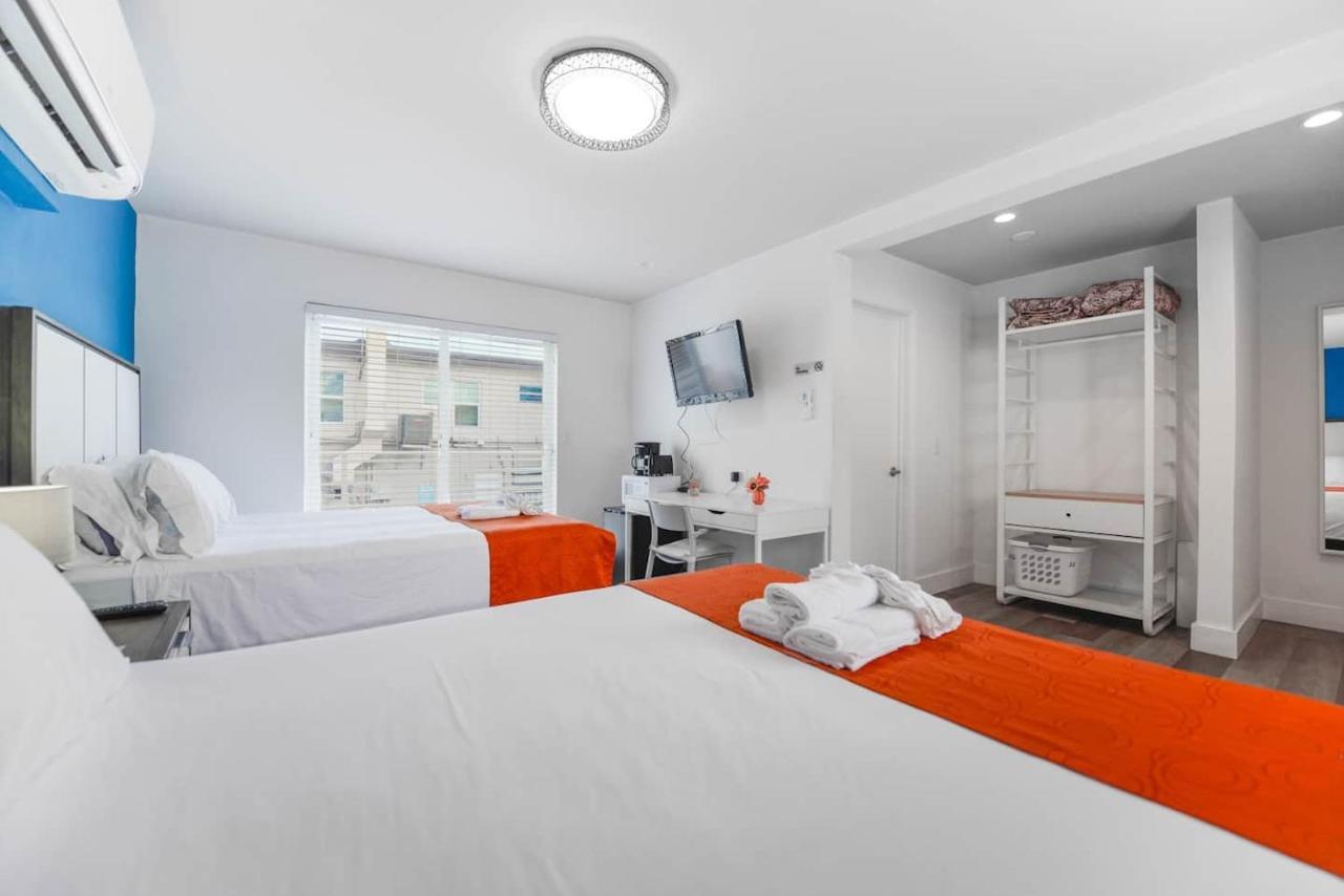 Cozy 1 Bedroom With Pool Steps From The Beach #47 Hollywood Exterior photo